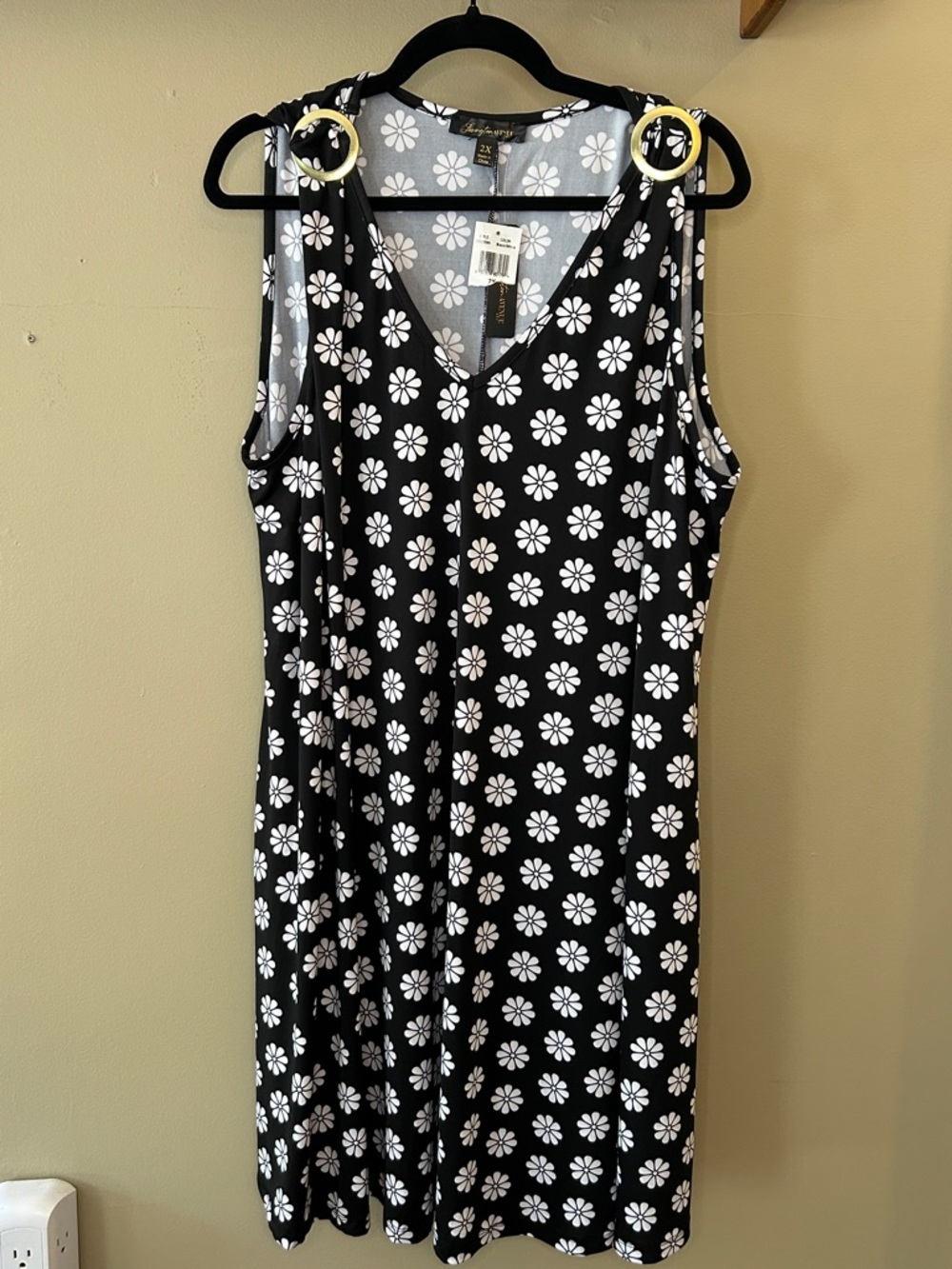 Black Daisy Print V-Neck Dress